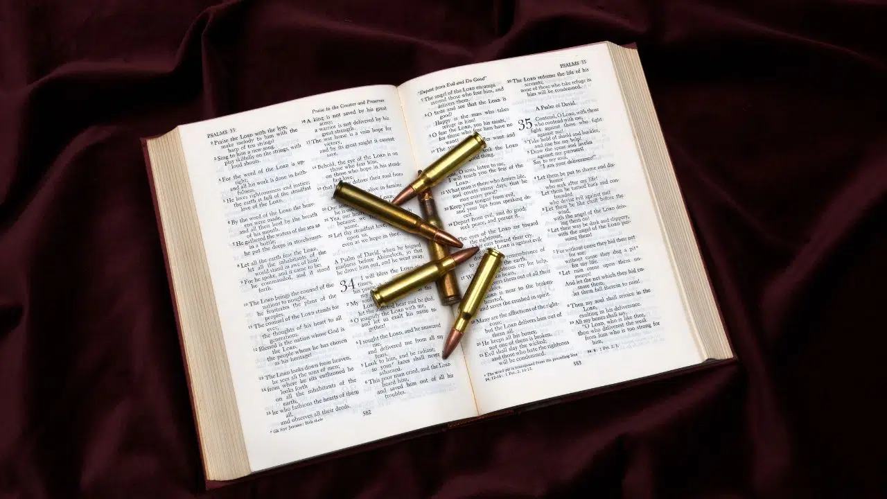 Hipocrisia e blasfêmia: do discurso unilateral à ética espiritualista