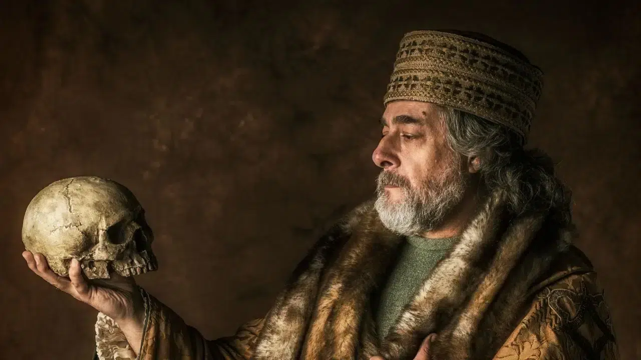 Ser ou não ser? O moralismo nosso de cada dia