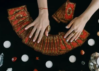 Tarot 2024: ano de justiça, equilíbrio e retribuição