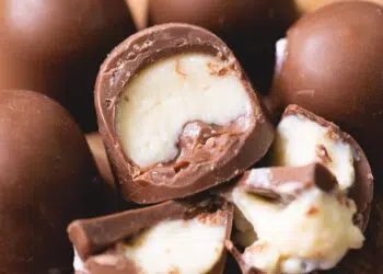 Receita de Bombom vegano recheado de cocada de maracujá