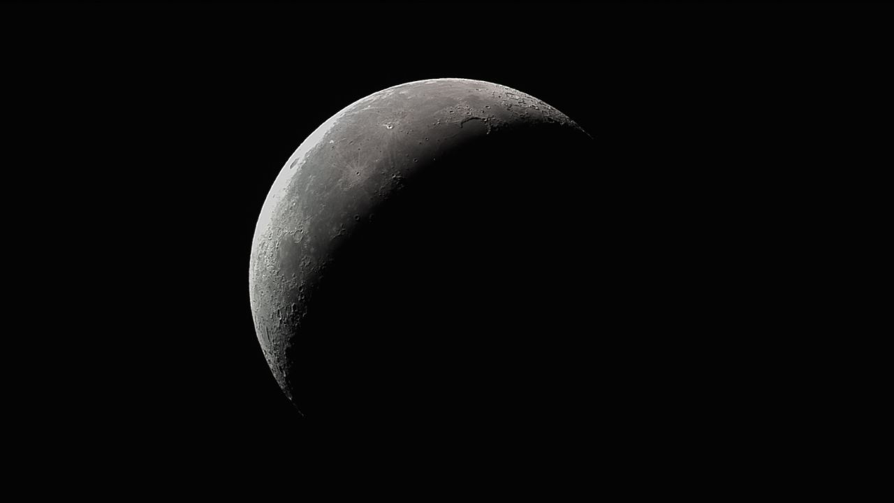 Lua Minguante em Capricórnio: transformação e busca interior