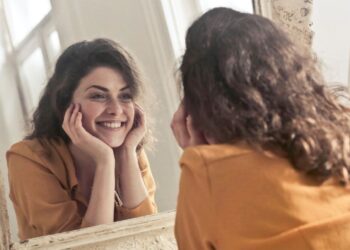 Horóscopo (13/05 a 19/05/2024): autoexpressão e confiança em destaque