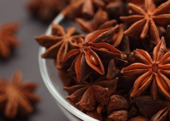 Simpatia do Anis-estrelado para boas energias e realizar desejos