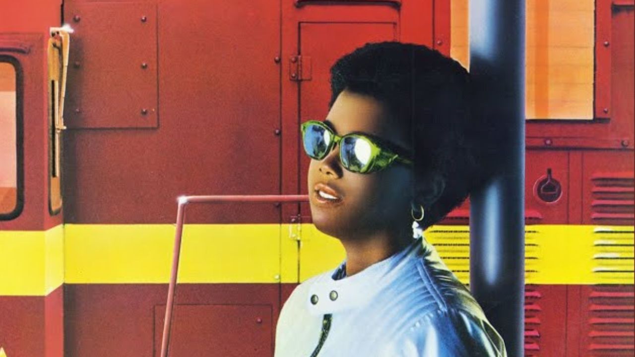 Guarde Minha Voz: Sandra Sá e a canção que faz bem ao coração