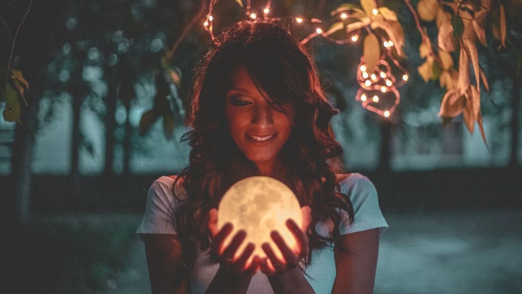 Horóscopo Semanal (16 a 22/09/2024): eclipse parcial, intuição e emoções