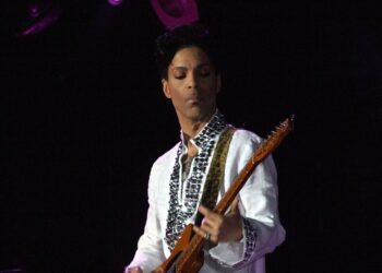Prince: 1999 é um convite para viver intensamente