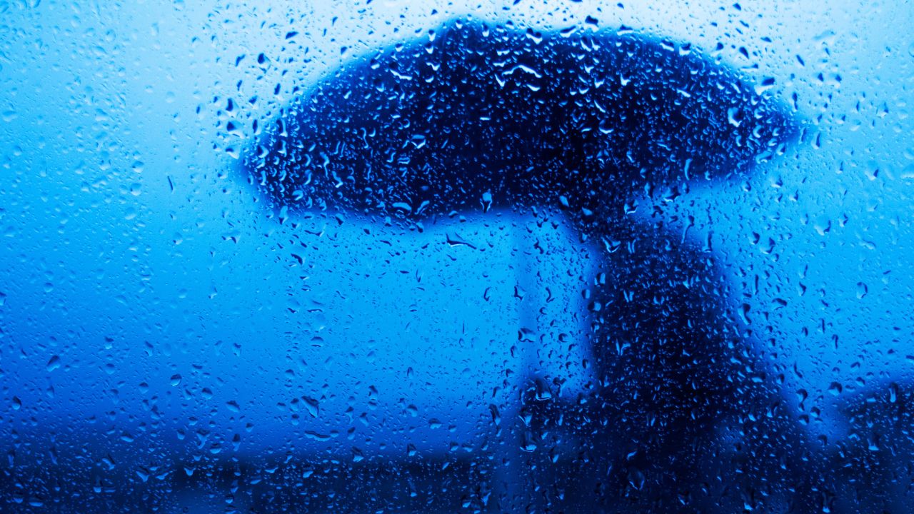 A chuva continua mais fria ainda: uma crônica sobre memórias, solidão e um reencontro