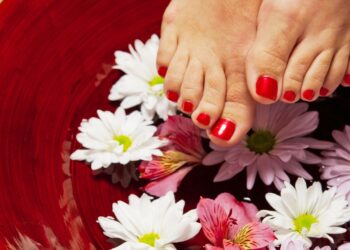 Simpatia do pé para afastar inveja e energias negativas