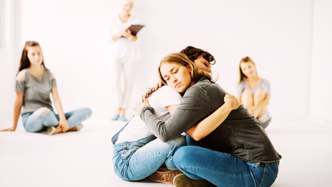 O abraço de 40 segundos: benefícios para o corpo e a mente