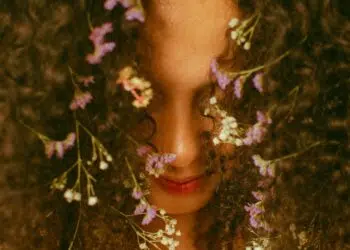 Cabelos: cuidar deles conecta emoções, saúde e espiritualidade