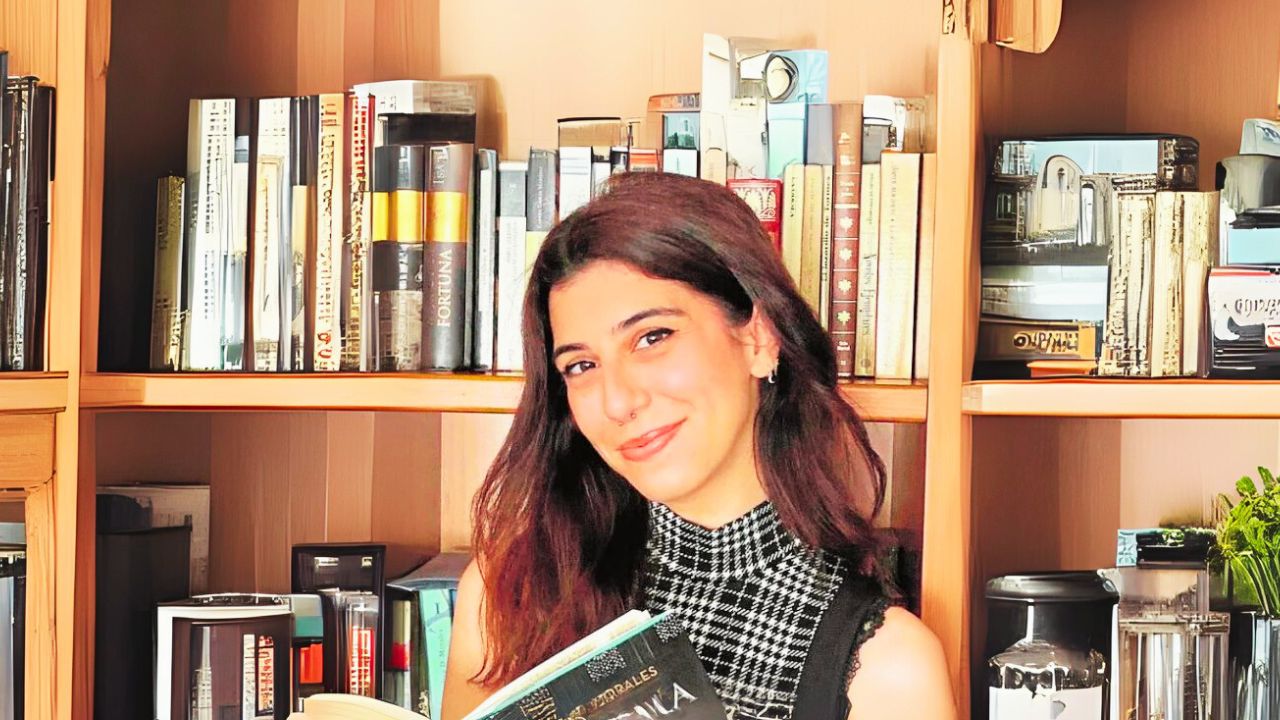 Divinas: livro de Andrea D. Morales trata de mitologia e energia feminina