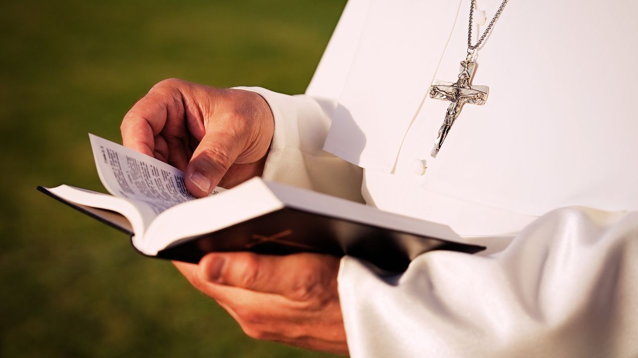 Papa convida à proteção da vida e à construção da paz