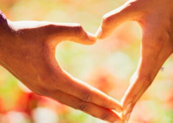 Amor e relações: fortaleça laços familiares, amorosos e de amizade para 2025