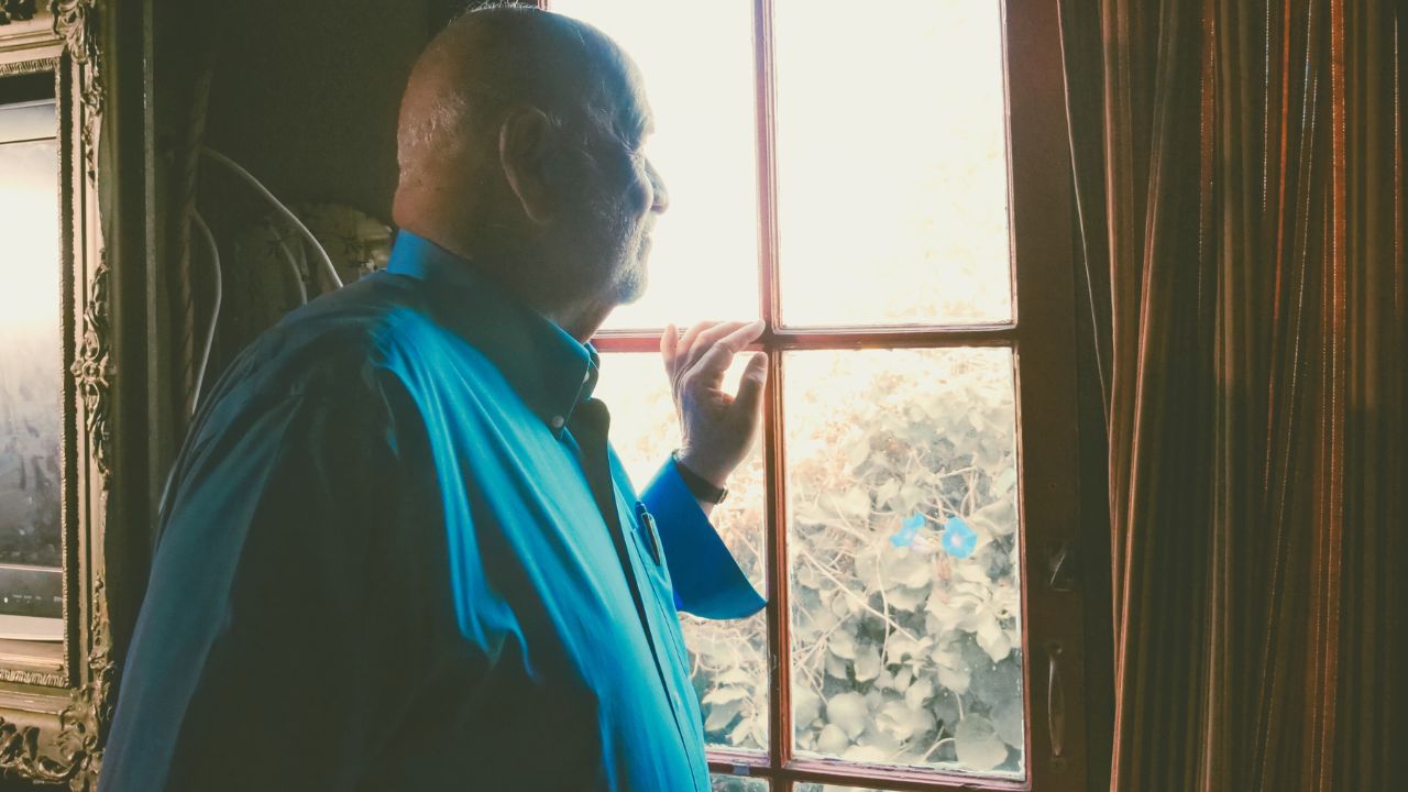 Cansado de me sentir tolo: uma crônica que é quase um desabafo sobre política e esperança