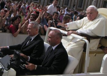 Vaticano celebra 20 anos da morte de João Paulo II com missa e vigília de oração