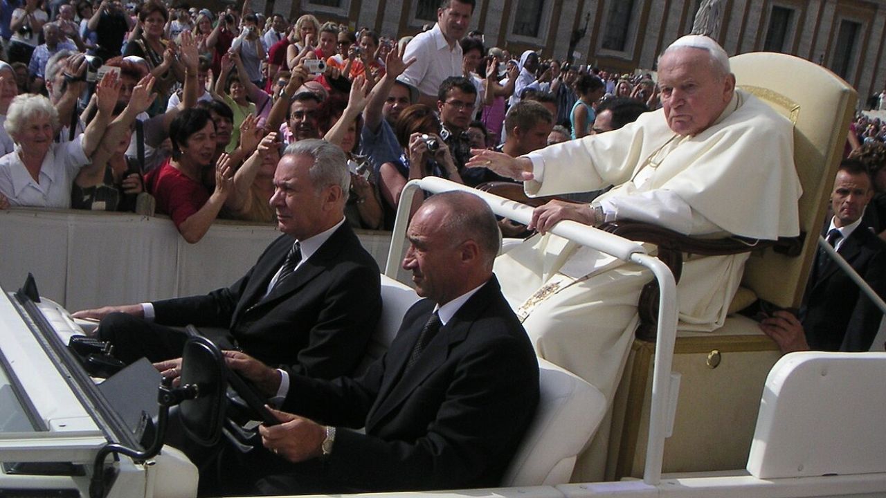Vaticano celebra 20 anos da morte de João Paulo II com missa e vigília de oração