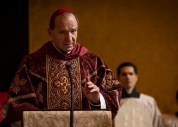 Filme Conclave volta aos cinemas após morte do Papa Francisco