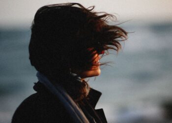 Na imensidão de um tempo sem fim: uma poesia sobre saudade, esperança e reencontro