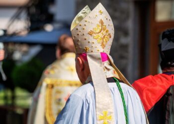 Conclave: entre a Idade Média e o futuro da Igreja
