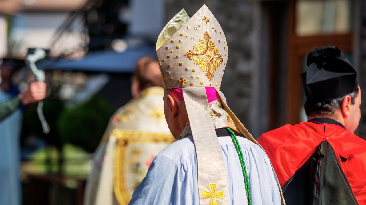 Conclave: entre a Idade Média e o futuro da Igreja