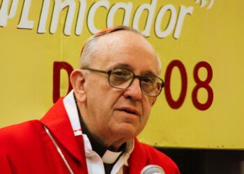 O passado controverso de Papa Francisco durante a ditadura militar argentina