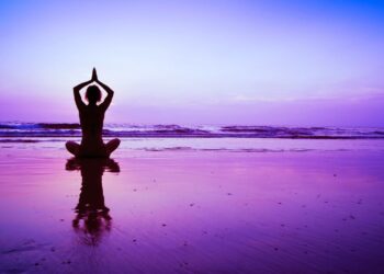Quantos āsanas existem no yoga Mitos, textos antigos e a prática moderna explicam