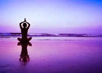 Quantos āsanas existem no yoga Mitos, textos antigos e a prática moderna explicam