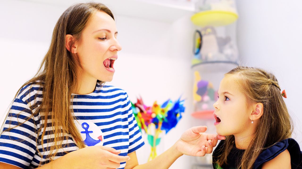 Exercícios de fonoaudiologia como proteger sua voz e evitar problemas futuros