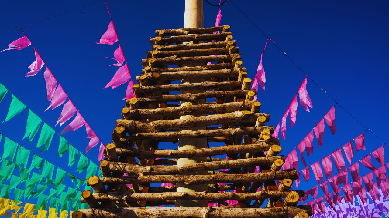 O poder espiritual da fogueira nas festas juninas: proteção, purificação e conexão ancestral