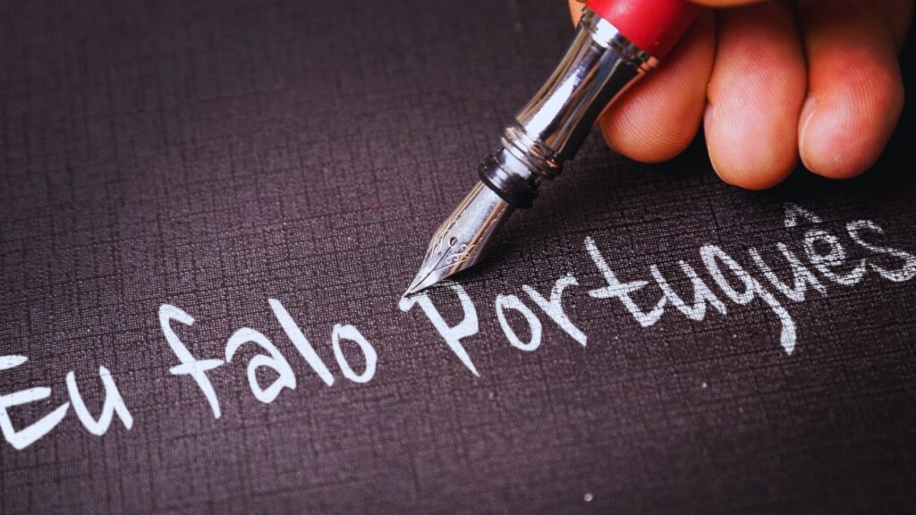 Português no mundo: expansão, desafios e o papel cultural e geopolítico da língua