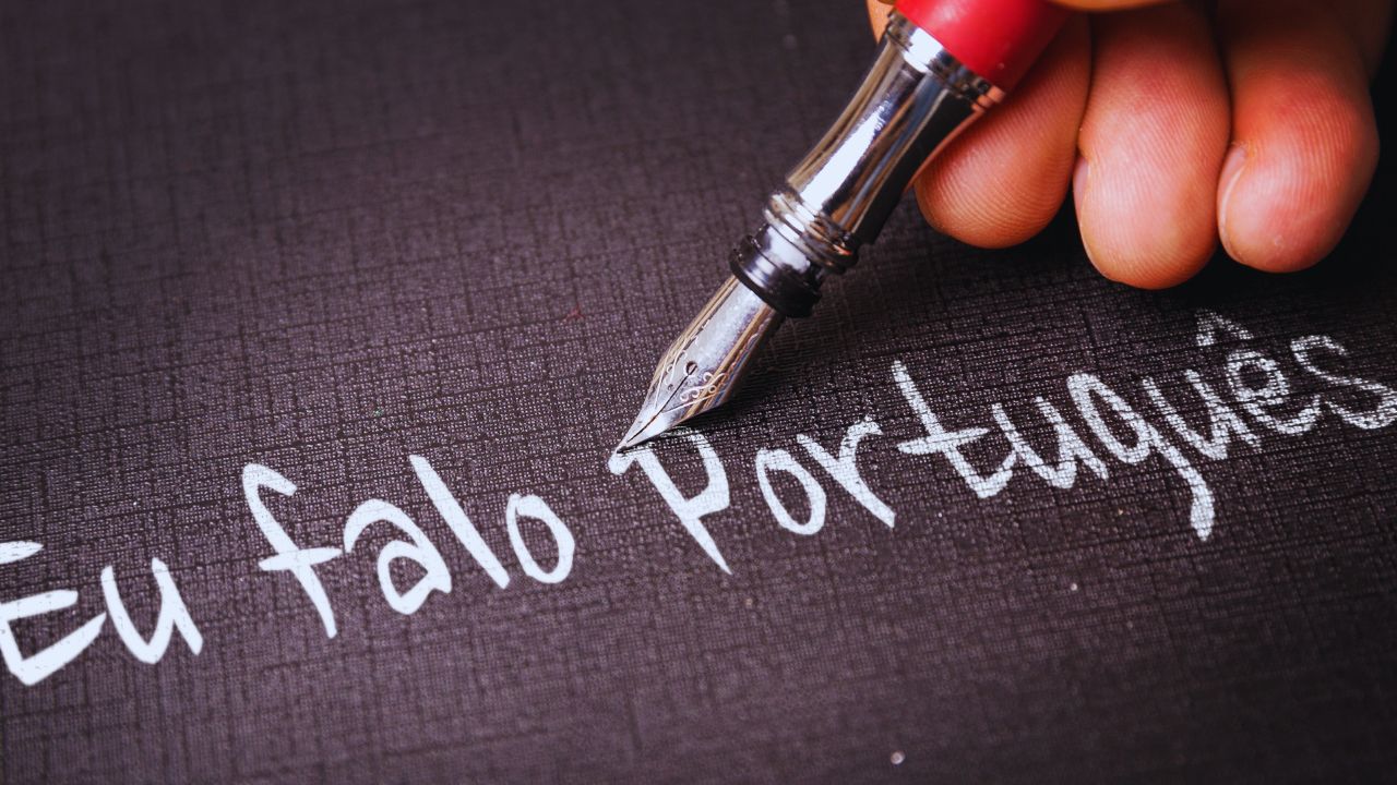 Português no mundo: expansão, desafios e o papel cultural e geopolítico da língua