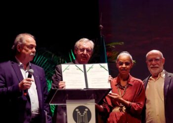 Marina Silva denuncia desmonte do licenciamento ambiental após aprovação no Senado