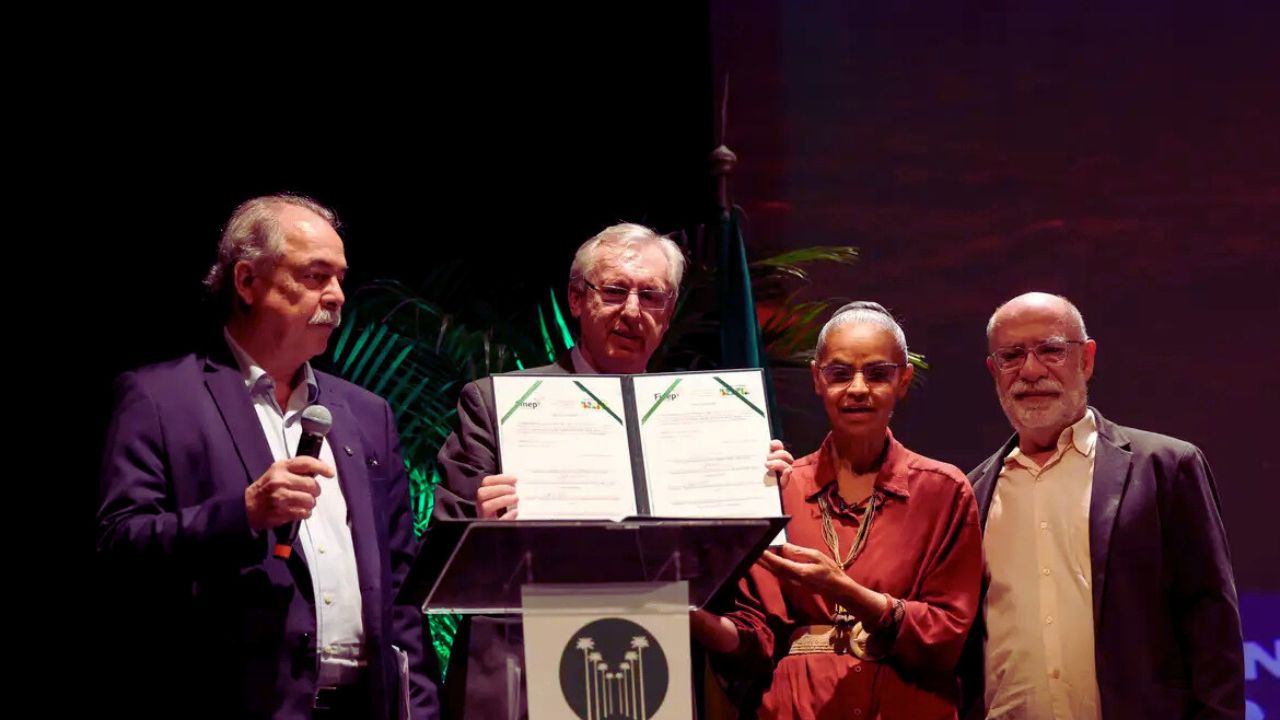 Marina Silva denuncia desmonte do licenciamento ambiental após aprovação no Senado