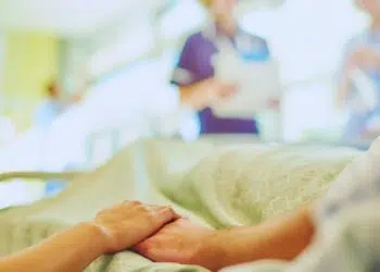 Entenda o que é suicídio assistido, onde é permitido, como funciona e como as grandes religiões encaram esse tema complexo e polêmico.