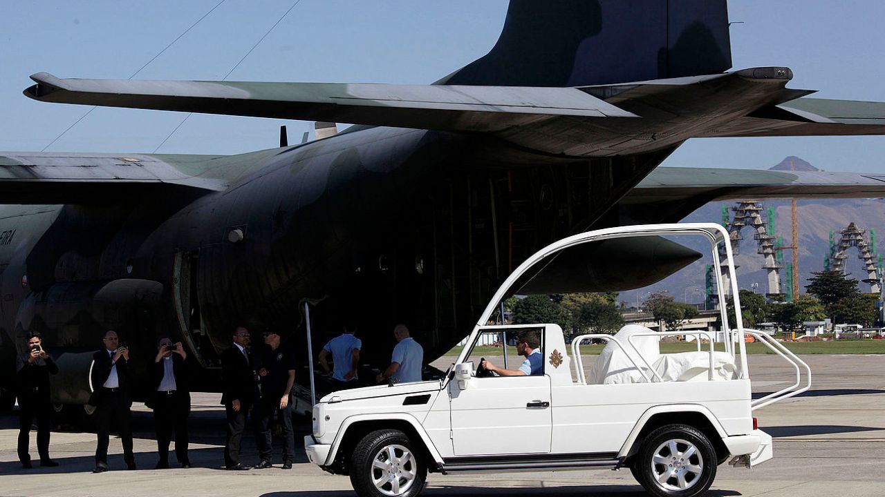 Último gesto do Papa Francisco: papamóvel se transforma em clínica para Gaza