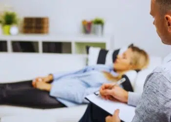 Psicologia psicanalítica: como o inconsciente influencia nossos pensamentos e comportamentos