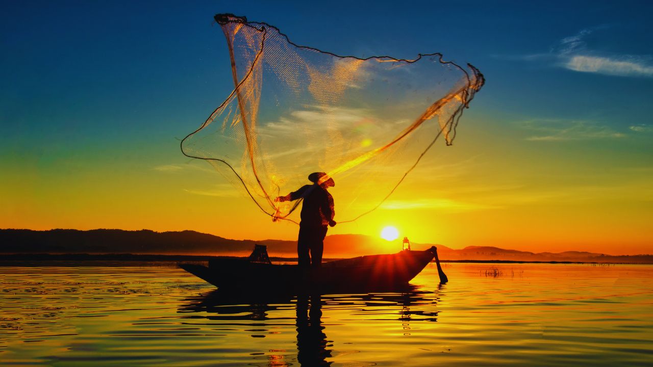 O Dia do Pescador celebra a pesca artesanal, a cultura ribeirinha e os desafios enfrentados por quem sustenta famílias com respeito ao mar.