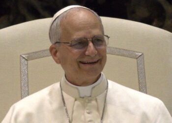 Papa Leão XIV completa um mês de pontificado reafirmando missão de promover a paz