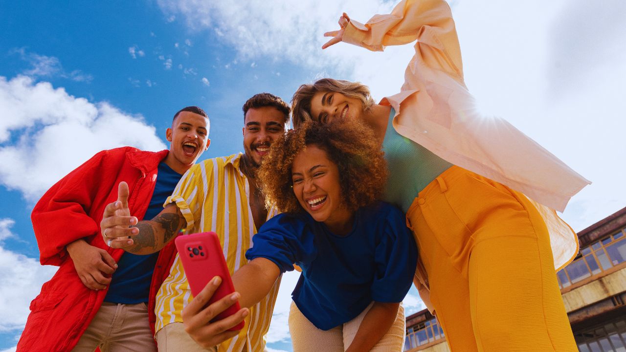 Dia Internacional da Amizade: a conexão espiritual e o propósito das relações verdadeiras