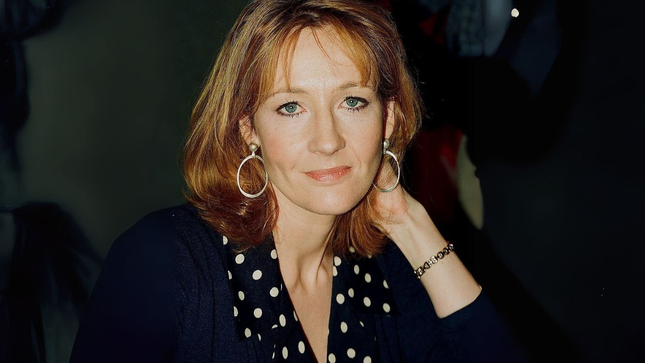 O Túmulo Veloz: livro de Robert Galbraith envereda pelo submundo de uma seita religiosa