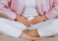 A cistite pode revelar raiva reprimida e limites violados. Descubra como emoções impactam seu corpo e como começar a transformar esse padrão.
