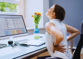 A dor nas costas e o peso que você carrega sozinha