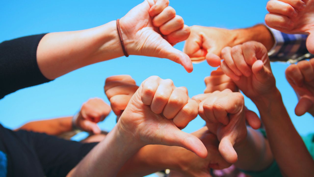 Negging: como identificar e combater o elogio disfarçado de crítica