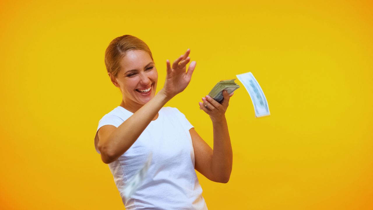 Como a energia feminina influencia sua prosperidade e o fluxo financeiro