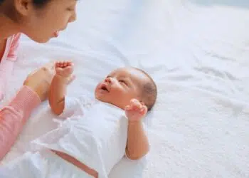 Mamanhês e desenvolvimento infantil: como a fala dirigida fortalece vínculos e linguagem