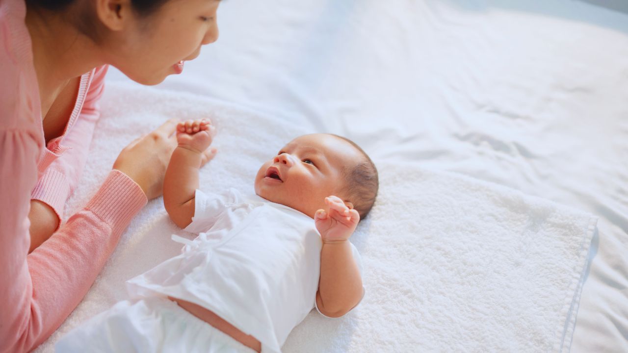 Mamanhês e desenvolvimento infantil: como a fala dirigida fortalece vínculos e linguagem