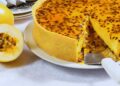 Torta mousse de maracujá