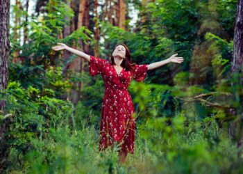 Como se reconectar com a natureza em setembro: rituais de sintonia com os elementos naturais