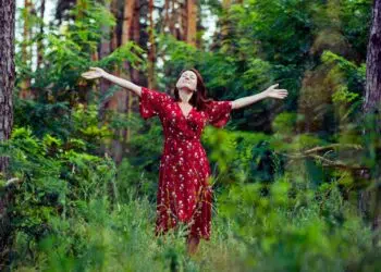 Como se reconectar com a natureza em setembro: rituais de sintonia com os elementos naturais