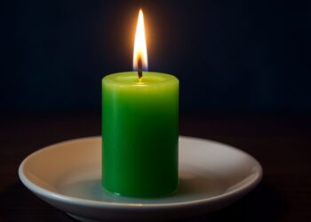 Simpatia da vela verde para saúde e equilíbrio